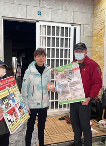 澎湖縣消防局馬公分隊災後訪視 強調關門與火災警報器重要性