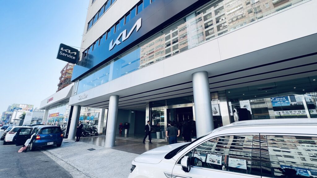 Kia 經銷商百皇汽車臺南展示中心暨服務廠開幕 全面升級南臺灣汽車服務