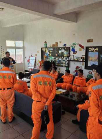 澎湖縣白沙分局開展反詐宣導活動 與海巡隊合作 呼籲民眾提高警覺