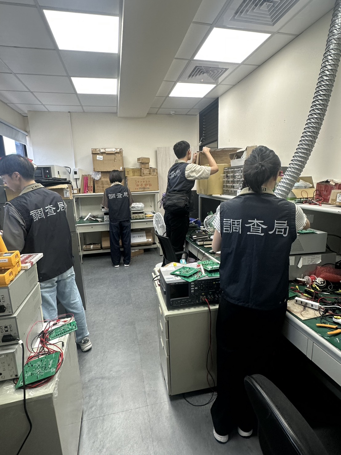 16家中國企業涉案！法務部調查局掃蕩70處據點　偵辦非法來臺挖角半導體菁英案