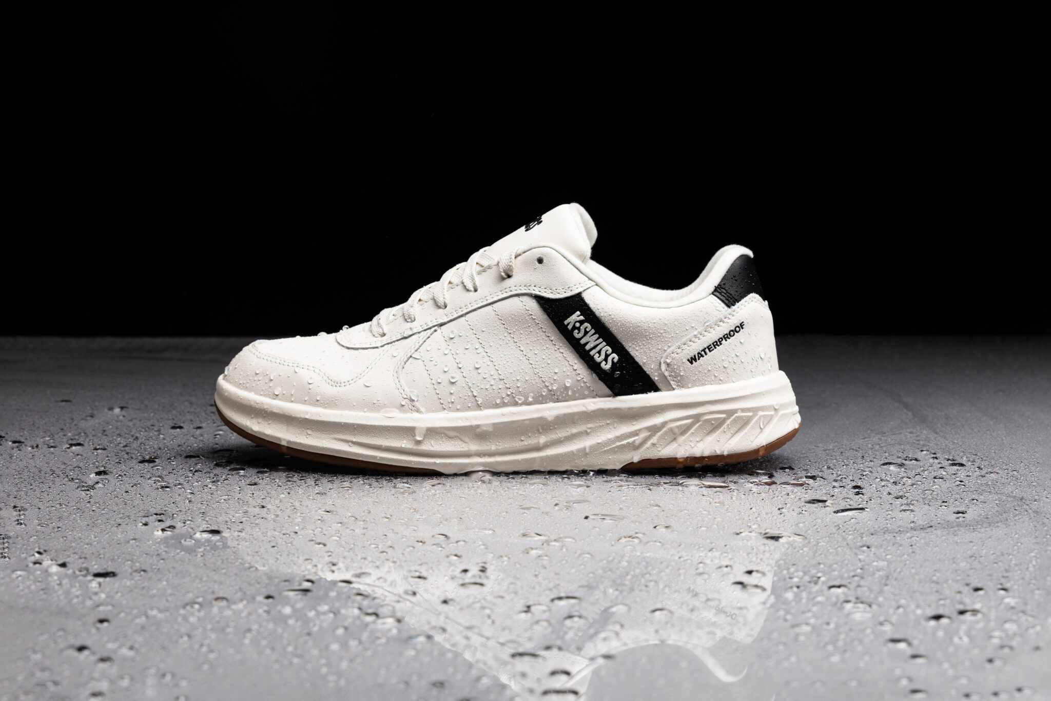 防水王者登場 K-SWISS第五代防水鞋、全套防水服飾亮相