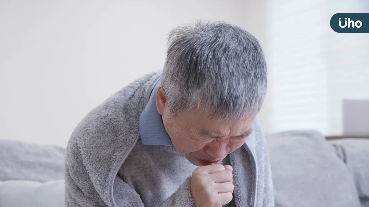 咳嗽有痰別自己亂買消炎藥 醫揭「新一代祛痰膠囊」多效合一助化痰