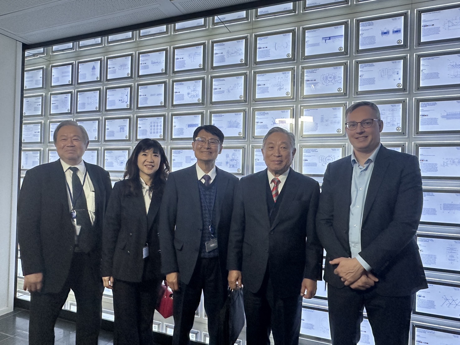 新北學荷蘭高科技與市場改建經驗 智慧城市轉型再加速