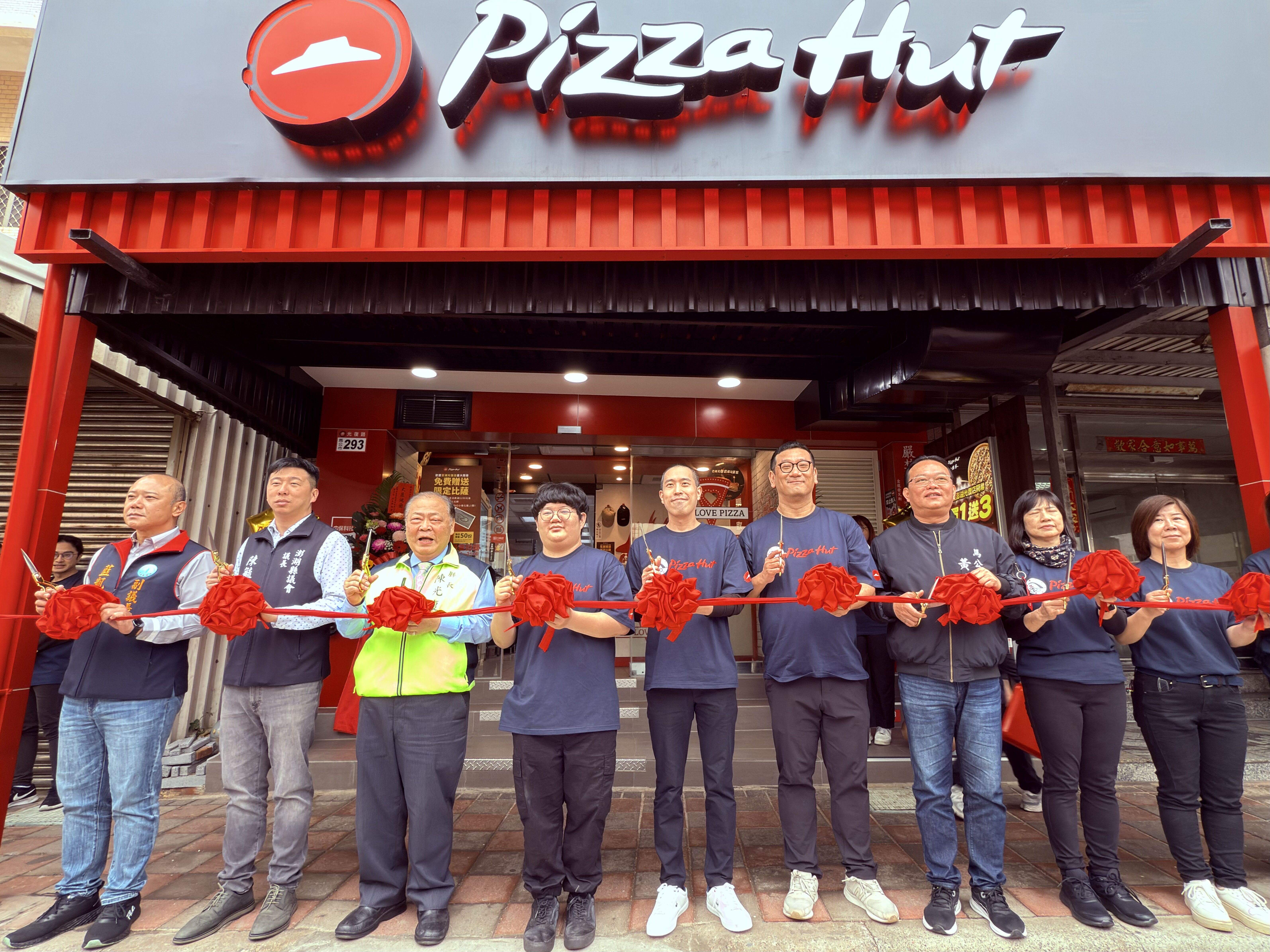 必勝客首度插旗澎湖！陳光復親臨祝賀　盼帶動觀光與消費