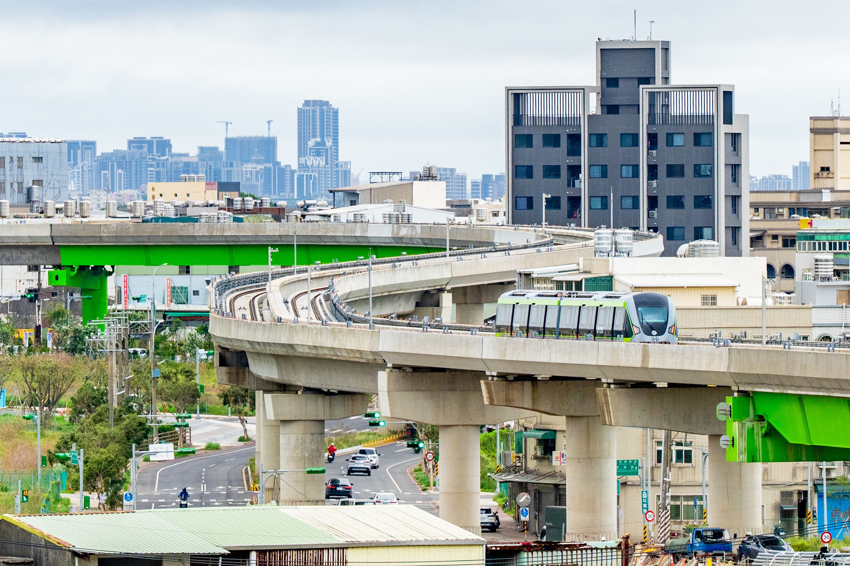 北段5站列車動態測試實況曝光　桃園市長張善政現場勉勵團隊全力達成通車任務