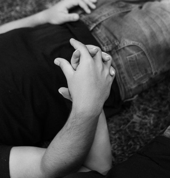 倫理大亂？保險經理外遇小三竟是丈夫同母異父姊姊，引爆網友熱議！