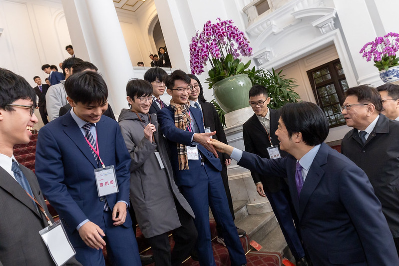 賴清德總統接見數理學科奧林匹亞競賽代表團，強調科技國力發展及臺灣科學教育未來之路