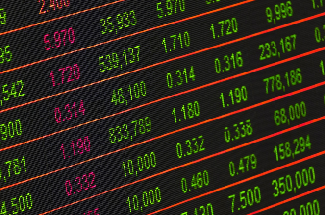 千點崩跌警訊！臺股大跌991點創史上第6大跌點，台積電、聯發科、鴻海領跌科技股，單週累計跌近千點、週線連3黑