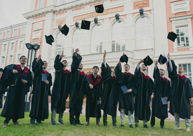 學歷不值錢?全球名校畢業也失業 AI與結構轉型成主因