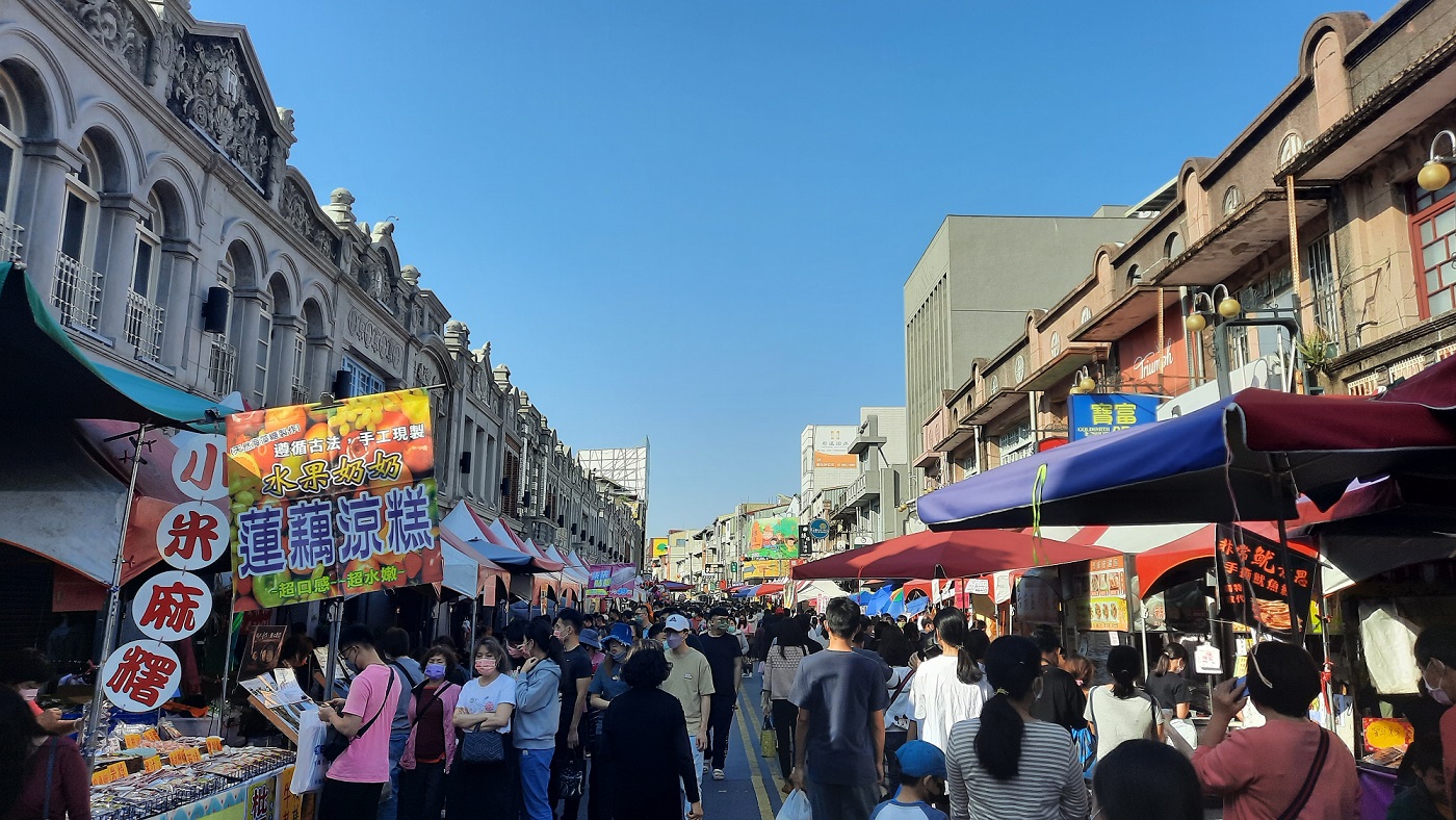 搶先看！2025臺南年貨大街大公開，逛市集、賞表演、享美食！