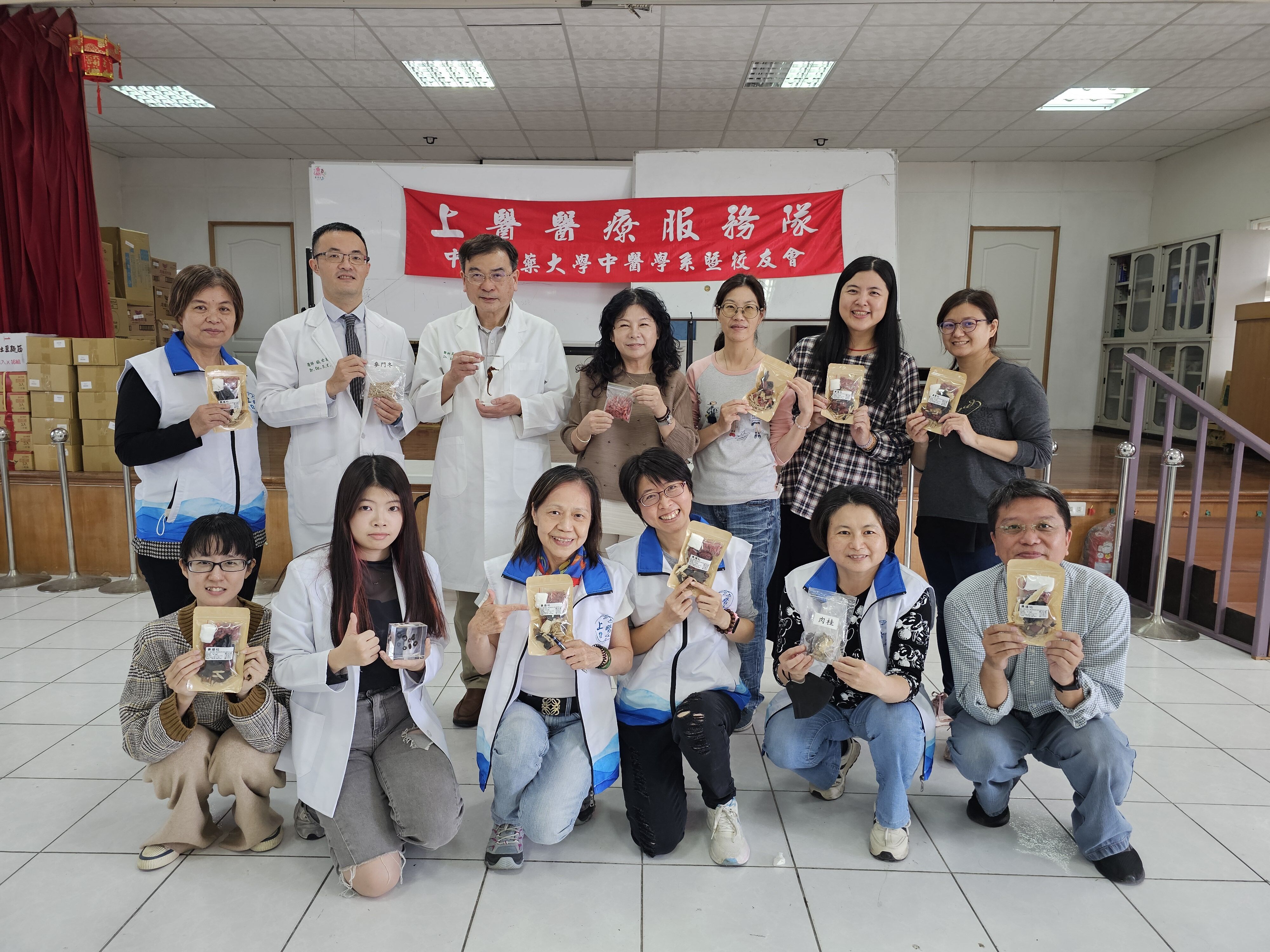 上醫醫療服務隊與學生共同服務澎湖居民 中醫義診落實永續醫療