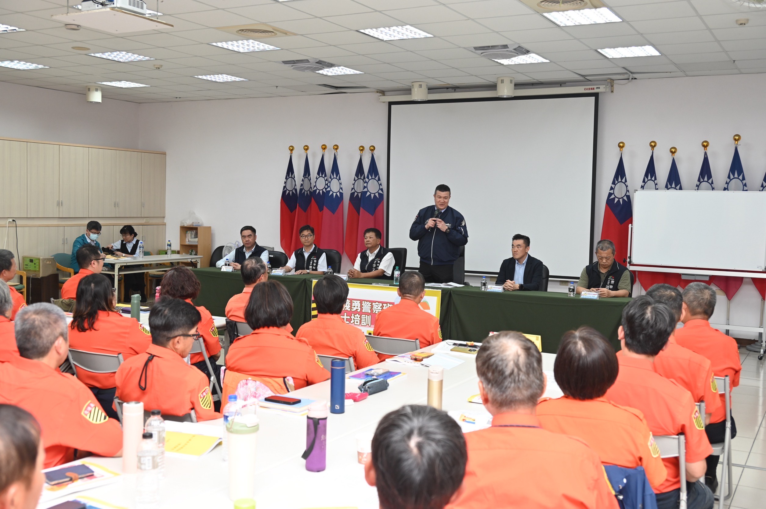 警政署全力推動義交計程車司機 參加防災士培訓
