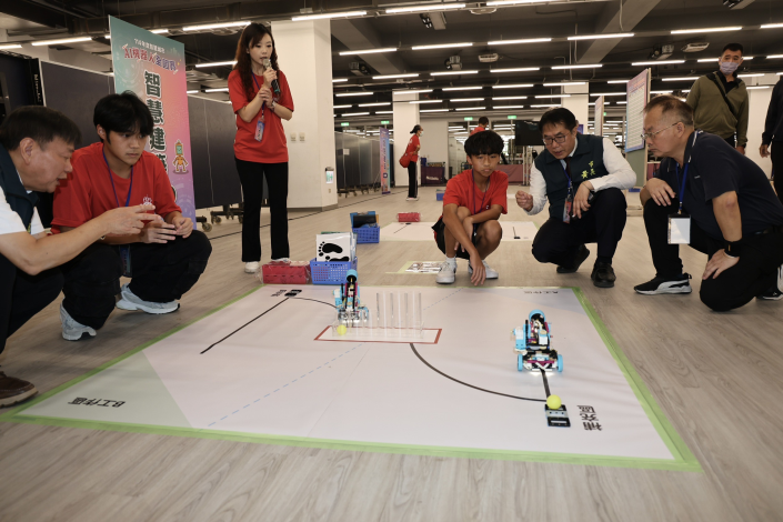科技熱潮襲臺南!AI機器人全國賽登場 黃偉哲市長鼓勵學生勇敢創新迎接未來