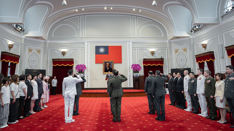 賴清德總統主持將官晉任授階典禮　盼持續精進AI輔助作戰建構可恃的國防戰力　守護國家與人民