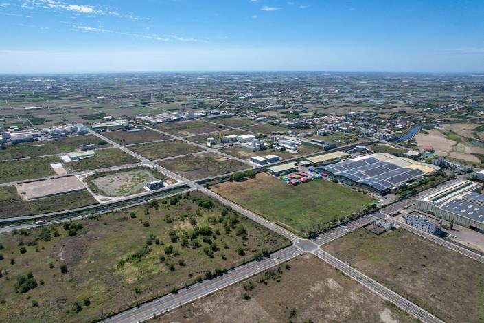 臺南市114年第2次重劃區抵費地標售結果出爐，成交總額達6.95億元，平均溢價5.81％