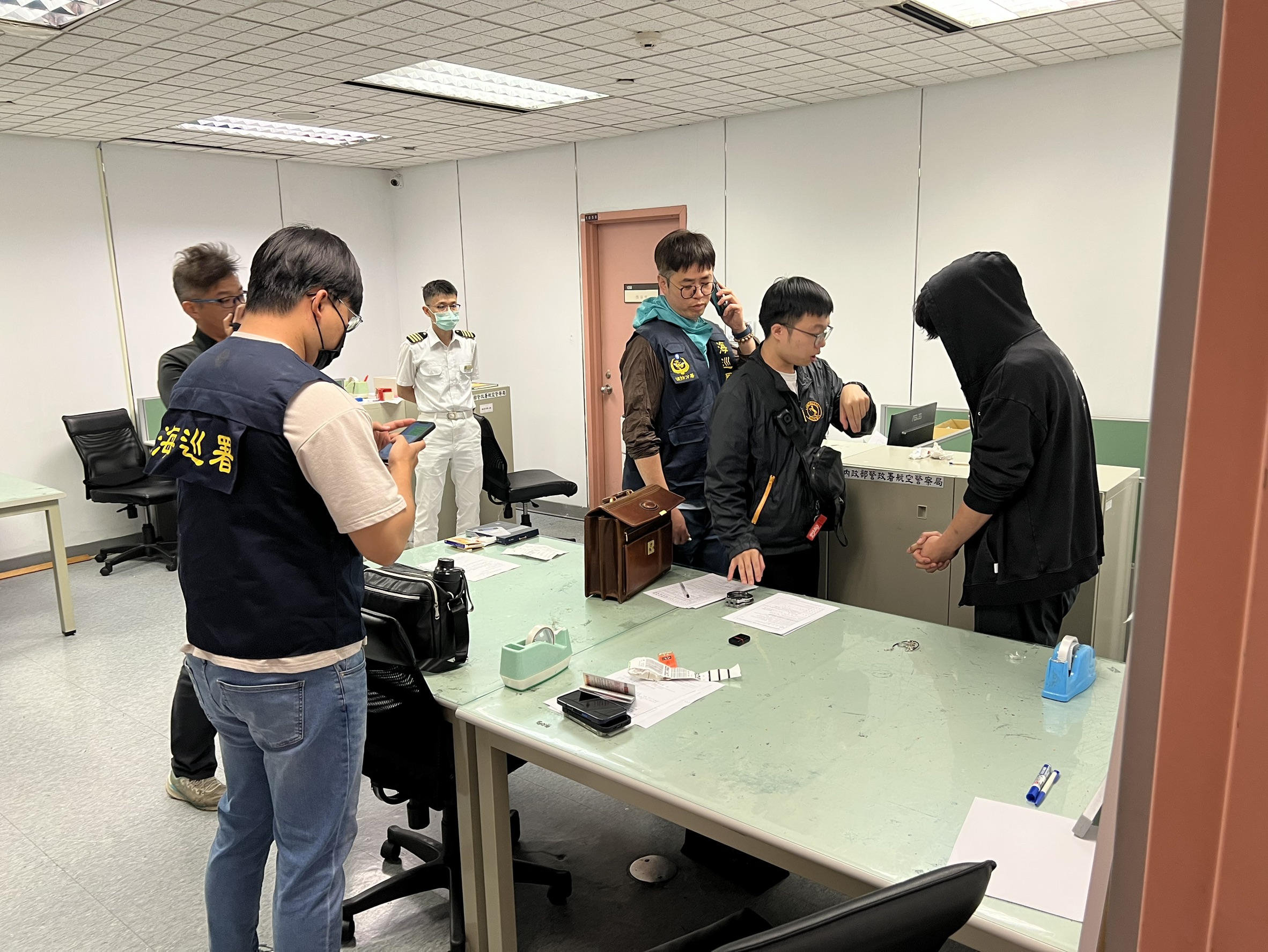 大麻軟糖企圖闖國門遭海巡攔截　運毒旅客依法起訴，防止青少年誤食危害