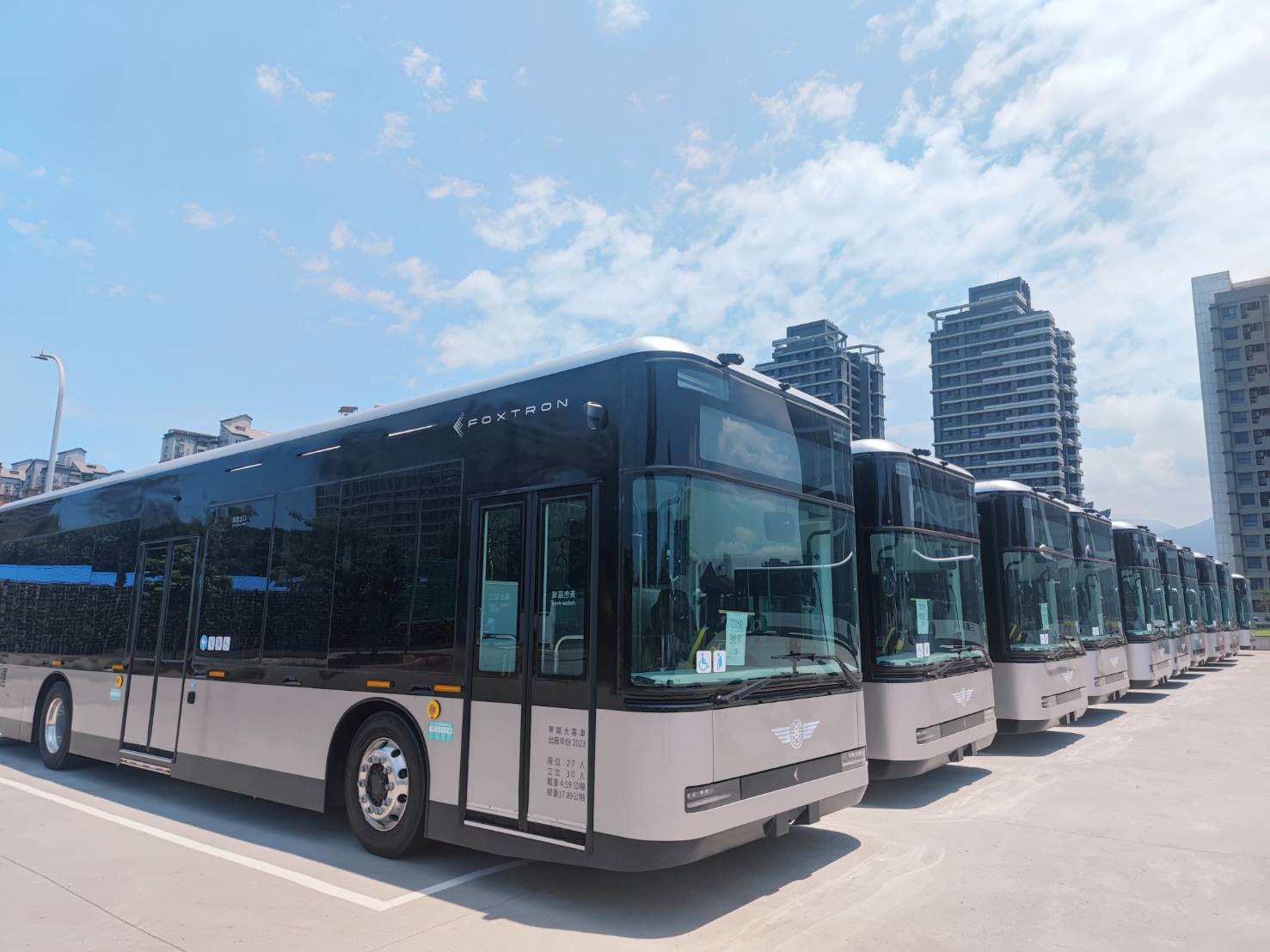 新北智慧公車系統引領六都 3,040座智慧站牌與電動公車同步上線 提升通勤效率