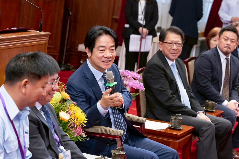 賴清德總統接見全國模範勞工及移工　聚焦職場安全、勞動尊嚴與生活照顧三大政府努力方向