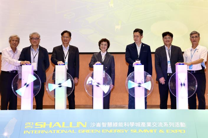 臺南沙崙「智慧賦能 綠動未來」論壇亮相　產官學研齊聚探討AI與碳管理、引領綠能產業新方向