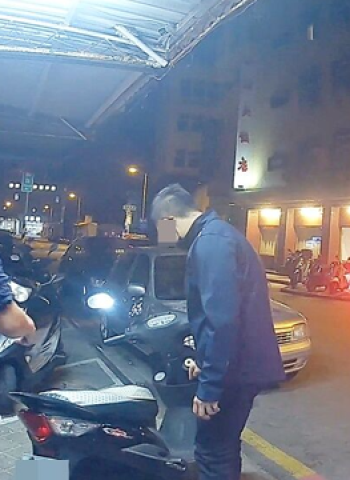 馬公分局啟明派出所員警熱心助青年尋回遺失機車 以為遭竊原是記錯停車位置