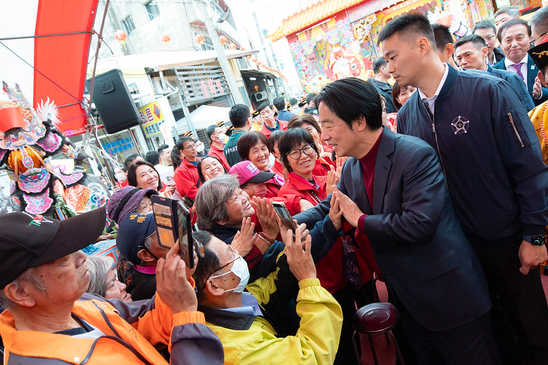 賴清德總統彰化溪湖參香行　走訪永安宮與福安宮獻匾　祈求臺灣社會安定、人民平安