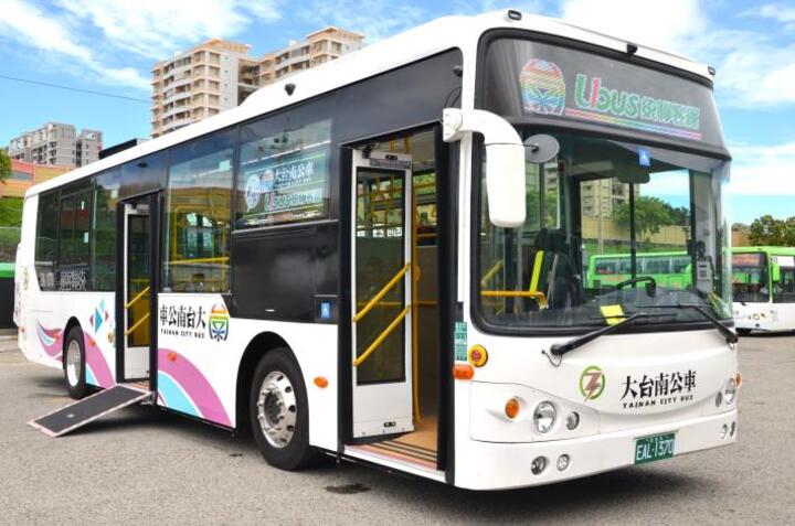 黃偉哲市長推動臺南電動公車升級　首批新車投入市區路線　36輛將分批上線服務市民