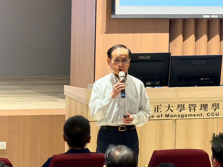 面對AI浪潮如何突圍？商研院董事長許添財中正大學開講「AI時代跨越核心門檻之道」，強調臺灣企業須從製造思維走向價值創造
