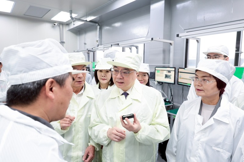 行政院長卓榮泰赴彰化參訪為升電裝無人機反制系統研發公司　強調持續發展本土軍工產業並呼籲儘速通過國防特別條例