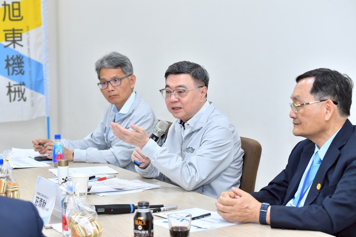 行政院長卓榮泰參訪臺中旭東機械　4年投入200億推動智慧機器人產業發展藍圖曝光