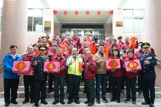 澎湖春節安全維護工作啟動！陳光復縣長慰問警消同仁，承諾守護家園平安