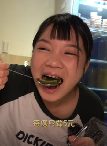 小資族激推！一中商圈炸蛋雞滷飯！