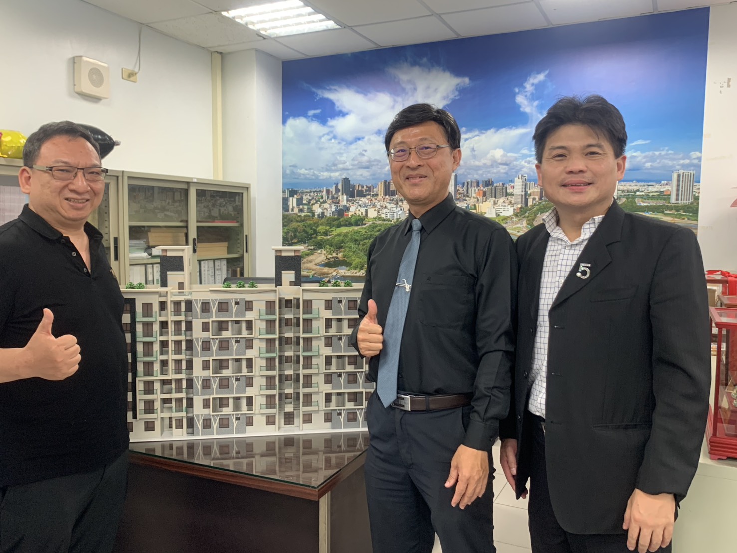 崑山科大房地產系獲找房趣House91與華廈建築模型捐贈！業界攜手育才 打造實務教學新模式