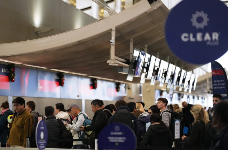 赴美免簽大逆轉！先交出你的臉書和IG！免簽旅客恐被全面審查五年社群紀錄　連email、電話、親屬背景都得上繳給美國政府