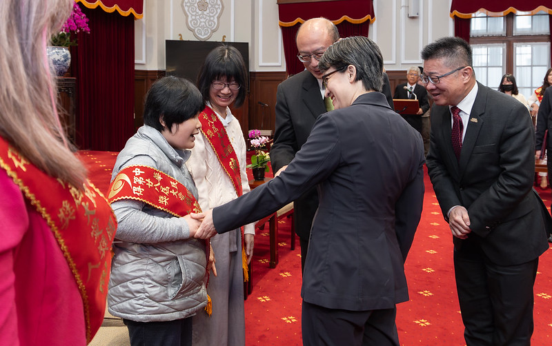 表揚第28屆大愛獎得主　蕭美琴副總統：政府以長照3.0強化身心障礙與照顧者支持