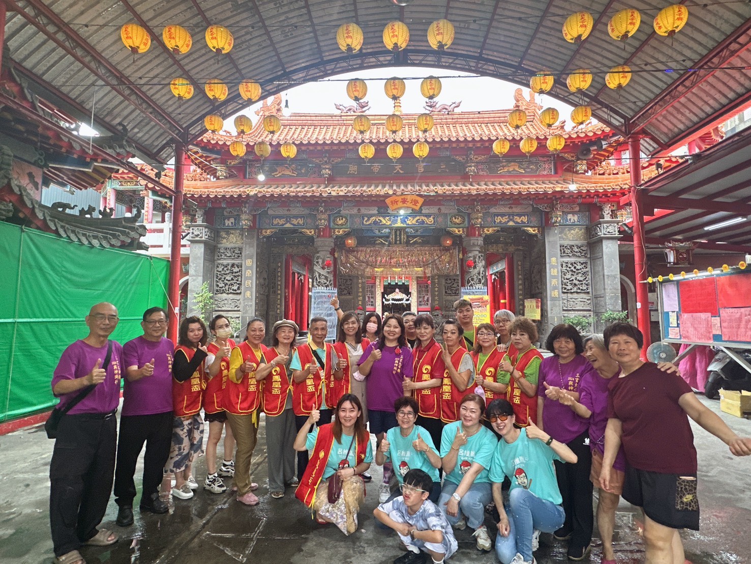 防暴觀念從小扎根！臺南南區三官大帝廟舉辦親子同樂日 提前歡慶母親節湧入近500人