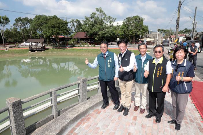 臺南市長黃偉哲啟用半月池 臺南鹿陶洋江家古厝周邊環境改善完工 百年聚落風華再現