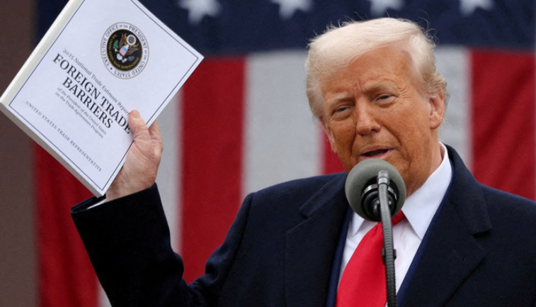 前美國財政部長薩默斯警告：川普關稅政策重蹈阿根廷庇隆覆轍，製造業質量與規模恐雙降，最大贏家是習近平