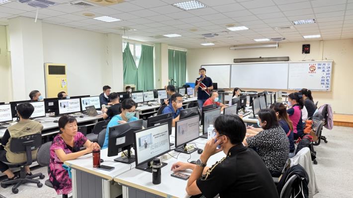 黃偉哲市長宣布AI for All計畫啟動，臺南市教育局結合Google與臺南大學提升AI教育量能