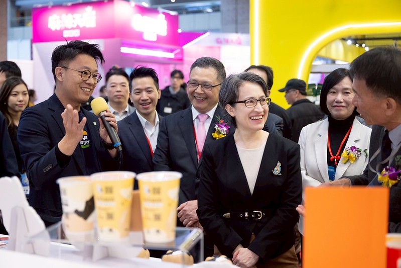 蕭美琴副總統出席台北國際連鎖加盟展　強調政府投入政策資源協助臺灣品牌走向國際