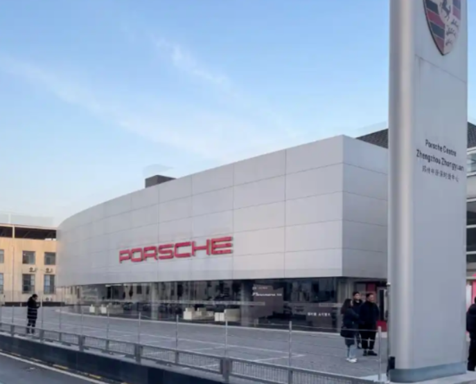 Porsche中國市場崩潰加劇　保時捷經銷商接連閉店　拔百座充電樁揭露充電布局收縮壓力