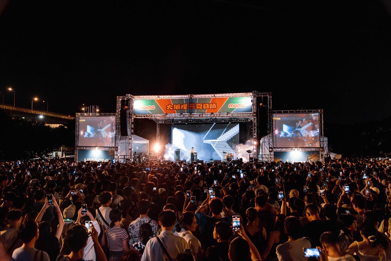 臺北大稻埕夏日節壓軸場人潮破15萬 情歌X煙火成焦點 商圈買氣翻倍增逾五成