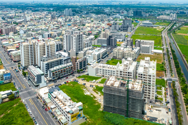 建商撐不住！房市甜蜜點浮現　代銷龍頭海悅示警讓利擴大搶市潮湧現