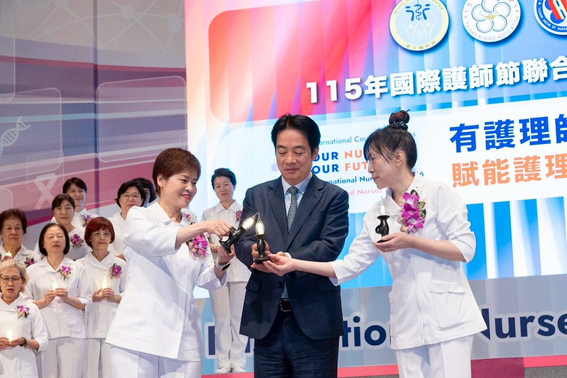 賴清德總統出席護師節慶祝大會　感謝護理人員辛勞　三班護病比提前上路