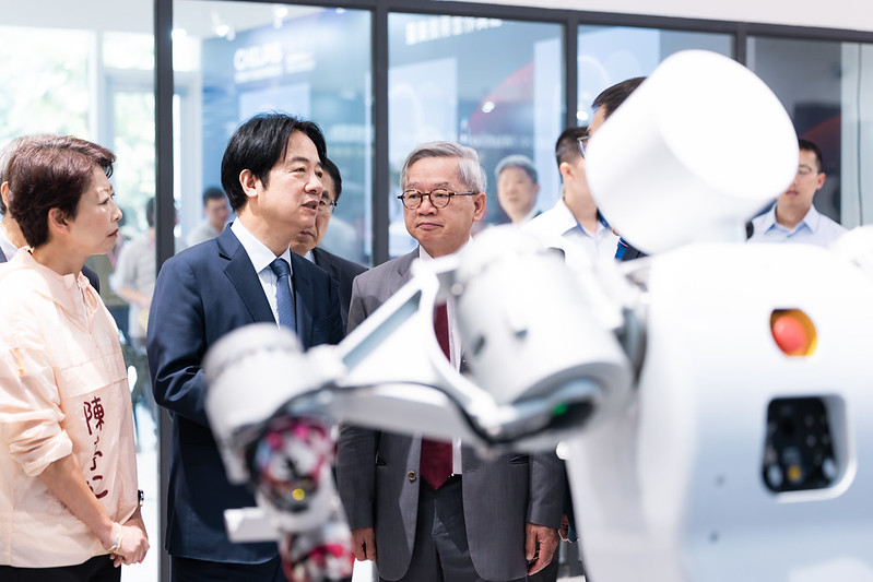 賴清德總統揭牌國家智慧機器人研究中心　臺南躍升AI科技重鎮