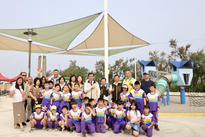 臺南安南區新亮點！臺南市長黃偉哲帶學童體驗鄭成功紀念公園特色遊具