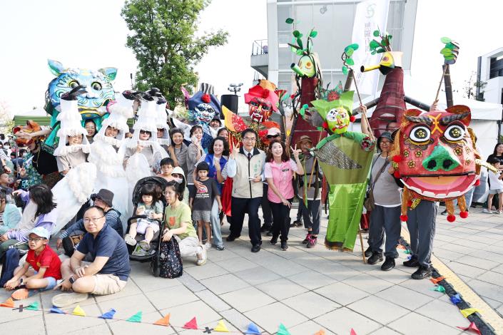 大仙神偶踩街庄頭沸騰　2026台江文化季慶盛大開幕　黃偉哲市長推「內海派對‧庄頭看戲」
