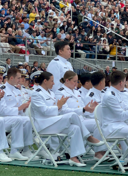 海巡署楊凱閎畢業於美國海岸防衛學院，成為首位選送榮耀返國軍官