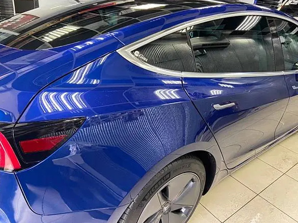 新車隔熱紙新規範上路在即　交通部將汽車隔熱紙透光度法制管理、前擋70%、前側40%1月底實施