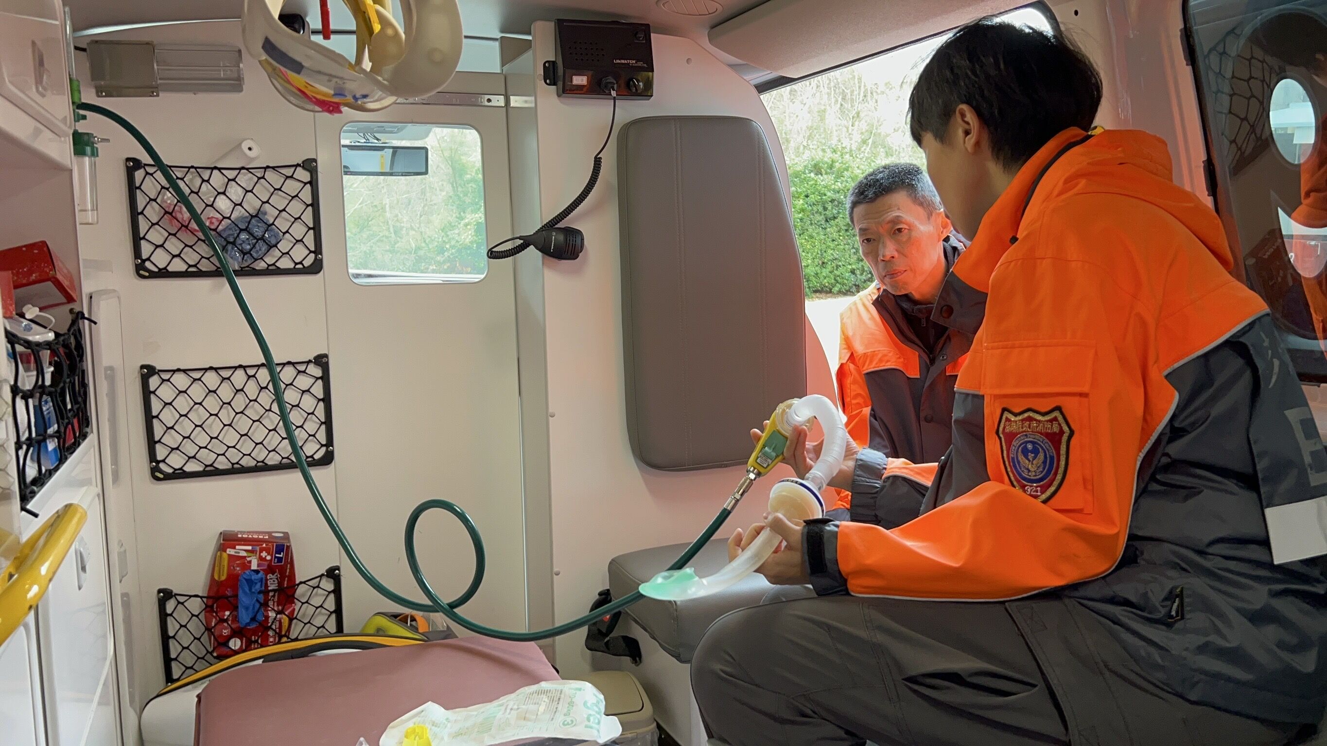 澎湖縣消防局引進自動給氧器 助力偏遠地區急救效能提升