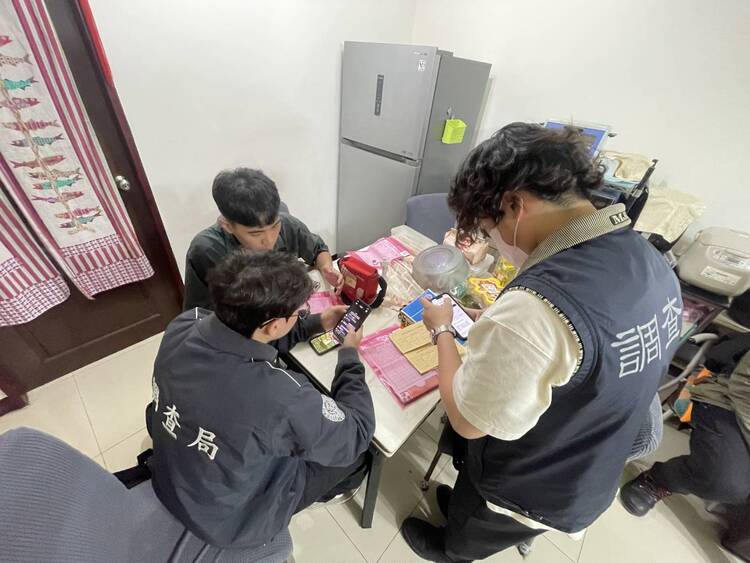 調查局破獲藏匿大學租屋套房3座詐騙機房　查扣11臺貓池震撼曝光